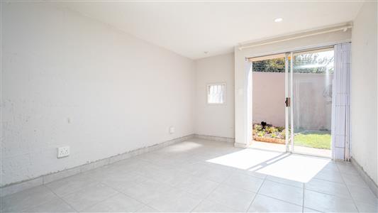 False - Townhouse For Sale in Northcliff, Randburg, Gauteng - M127235