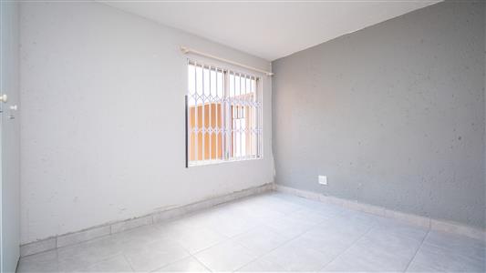 False - Townhouse For Sale in Northcliff, Randburg, Gauteng - M127235