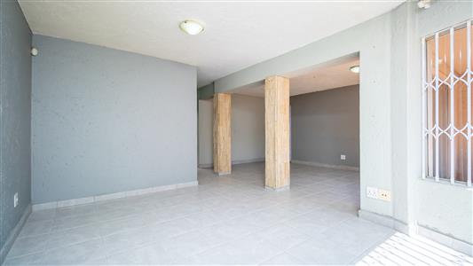 False - Townhouse For Sale in Northcliff, Randburg, Gauteng - M127235