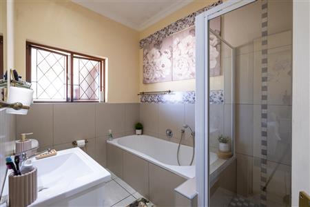 Townhouse For Sale in Howick Central, Howick, KwaZulu Natal - M127224