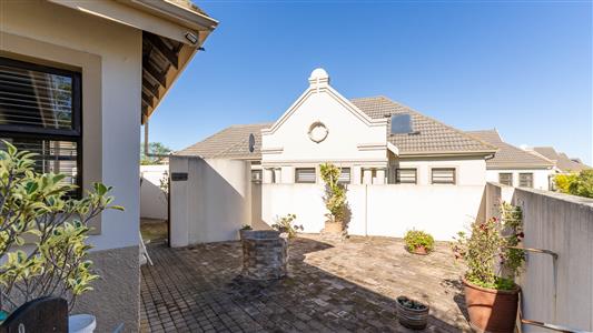 Townhouse For Sale in Blue Mountain Village, George, Western Cape - M127260