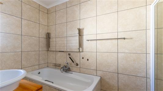 Townhouse For Sale in Blue Mountain Village, George, Western Cape - M127260