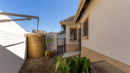 Townhouse For Sale in Blue Mountain Village, George, Western Cape - M127260