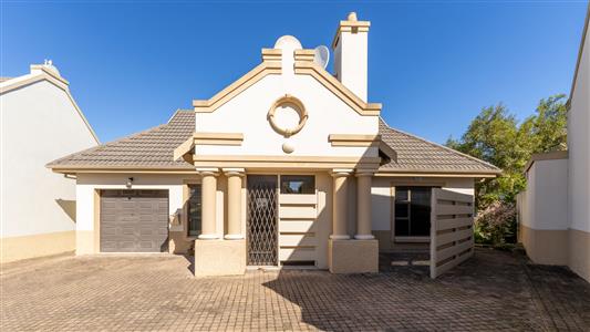 Townhouse For Sale in Blue Mountain Village, George, Western Cape - M127260