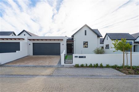 False - House For Sale in Sitari Country Estate, Somerset West, Western Cape - M127241