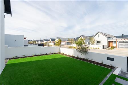 False - House For Sale in Sitari Country Estate, Somerset West, Western Cape - M127241
