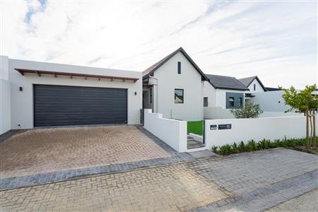 False - House For Sale in Sitari Country Estate, Somerset West, Western Cape - M127241
