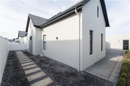 False - House For Sale in Sitari Country Estate, Somerset West, Western Cape - M127241