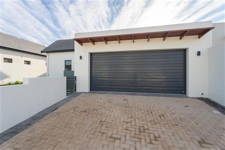 False - House For Sale in Sitari Country Estate, Somerset West, Western Cape - M127239