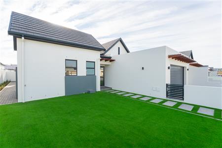 False - House For Sale in Sitari Country Estate, Somerset West, Western Cape - M127239