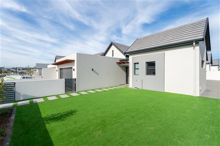 False - House For Sale in Sitari Country Estate, Somerset West, Western Cape - M127242