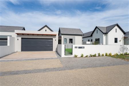 False - House For Sale in Sitari Country Estate, Somerset West, Western Cape - M127242