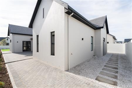 False - House For Sale in Sitari Country Estate, Somerset West, Western Cape - M127242