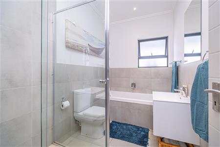 House For Sale in Pinehaven, Krugersdorp, Gauteng - M127251