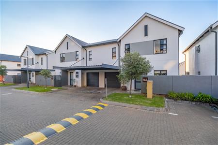 House For Sale in Pinehaven, Krugersdorp, Gauteng - M127251