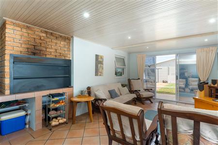 House For Sale in Churchill Estate, Parow, Western Cape - M127272