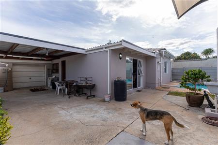 House For Sale in Churchill Estate, Parow, Western Cape - M127272