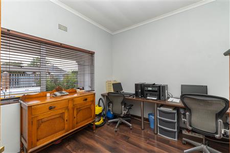 House For Sale in Churchill Estate, Parow, Western Cape - M127272