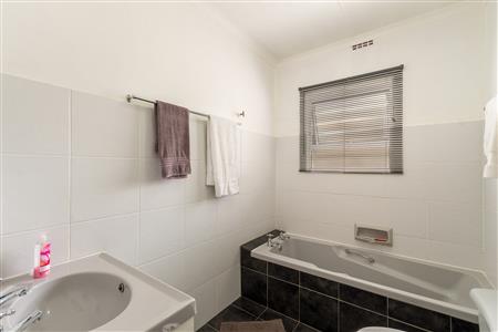 House For Sale in Churchill Estate, Parow, Western Cape - M127272