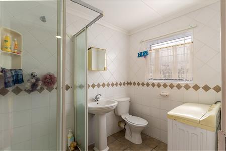 House For Sale in Churchill Estate, Parow, Western Cape - M127272