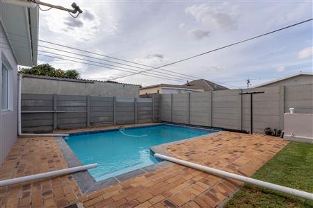 House For Sale in Churchill Estate, Parow, Western Cape - M127272