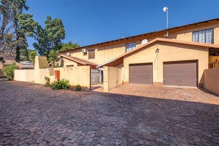 Apartment For Sale in Bo-dorp, Rustenburg Central, Rustenburg, North West - M127341