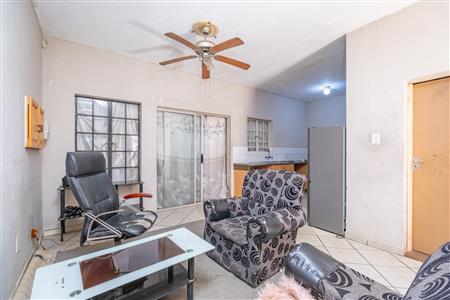 Apartment For Sale in Bo-dorp, Rustenburg Central, Rustenburg, North West - M127341