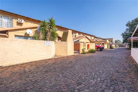 Apartment For Sale in Bo-dorp, Rustenburg Central, Rustenburg, North West - M127341