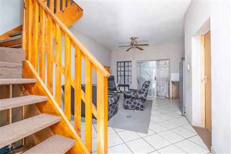 Apartment For Sale in Bo-dorp, Rustenburg Central, Rustenburg, North West - M127341