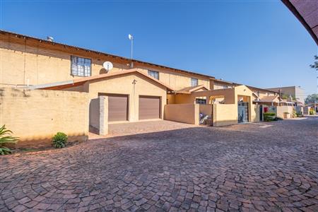 Apartment For Sale in Bo-dorp, Rustenburg Central, Rustenburg, North West - M127341