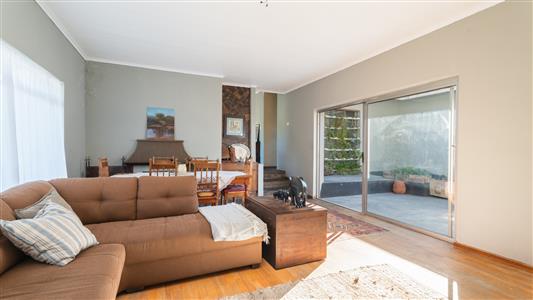 False - House For Sale in Paarl Central, Paarl, Western Cape - M127343