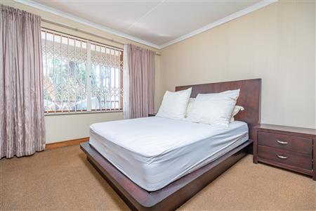 Apartment For Sale in Sunninghill, Sandton, Gauteng - M127332