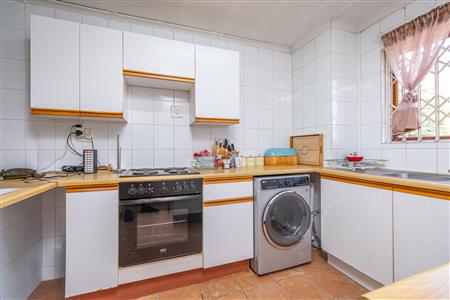 Apartment For Sale in Sunninghill, Sandton, Gauteng - M127332