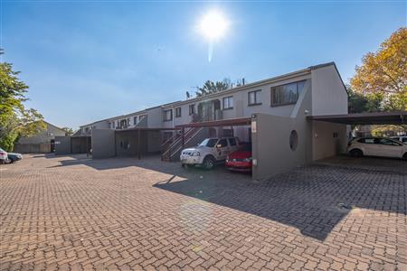 Apartment For Sale in Sunninghill, Sandton, Gauteng - M127332