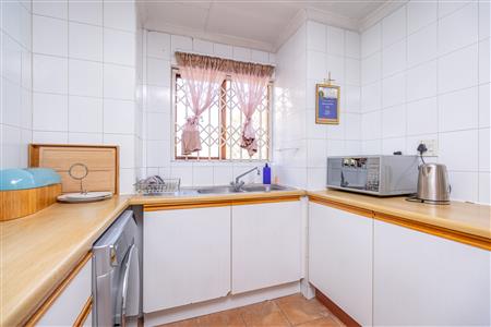 Apartment For Sale in Sunninghill, Sandton, Gauteng - M127332