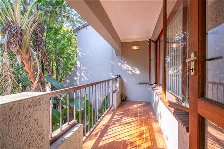 Apartment For Sale in Sunninghill, Sandton, Gauteng - M127332