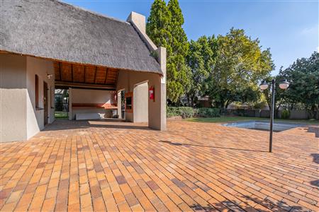 Apartment For Sale in Sunninghill, Sandton, Gauteng - M127332