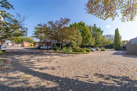 Apartment For Sale in Sunninghill, Sandton, Gauteng - M127332