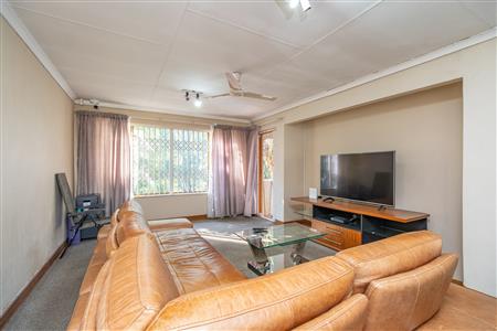 Apartment For Sale in Sunninghill, Sandton, Gauteng - M127332