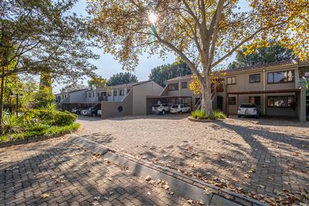 Apartment For Sale in Sunninghill, Sandton, Gauteng - M127332