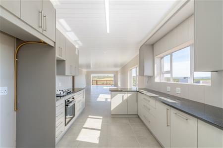 False - House For Sale in Seemeeu Park, Mossel Bay, Western Cape - M127342