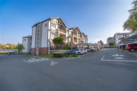 Apartment For Sale in Randpark Ridge, Randburg, Gauteng - M127333