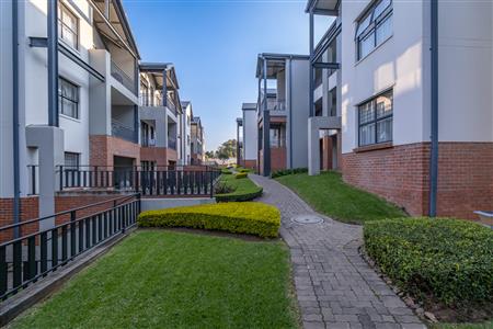 Apartment For Sale in Randpark Ridge, Randburg, Gauteng - M127333