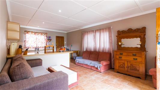 House For Sale in Fort Beaufort, Eastern Cape - M127345