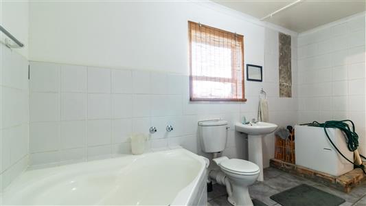 House For Sale in Fort Beaufort, Eastern Cape - M127345
