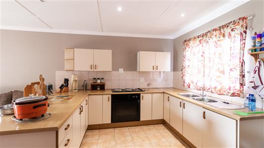 House For Sale in Fort Beaufort, Eastern Cape - M127345