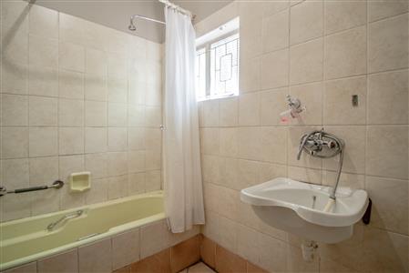 House For Sale in Fort Beaufort, Eastern Cape - M127351