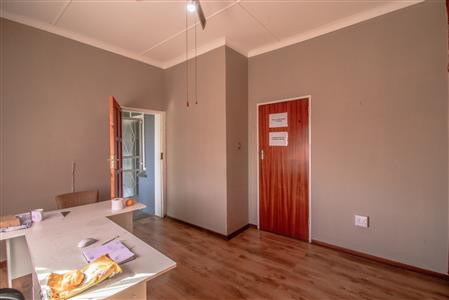 House For Sale in Fort Beaufort, Eastern Cape - M127351