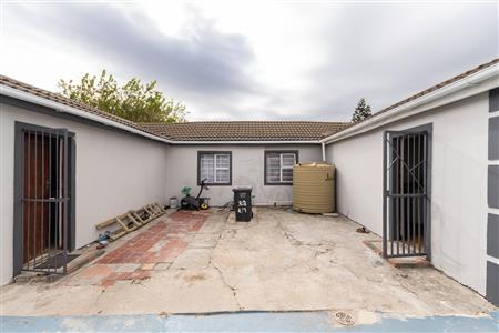 House Sold in Parow Valley, Parow, Western Cape - M127349