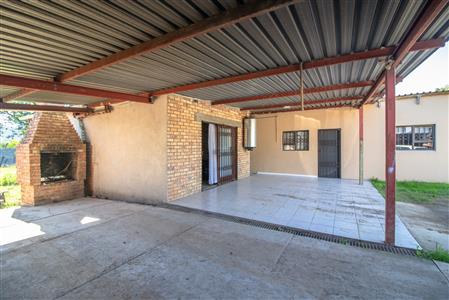 House For Sale in Fort Beaufort, Eastern Cape - M127353